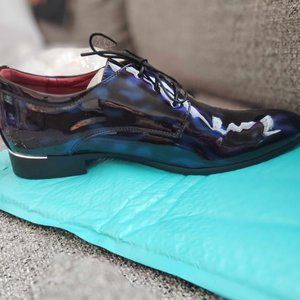 Brand new men's dress shoes